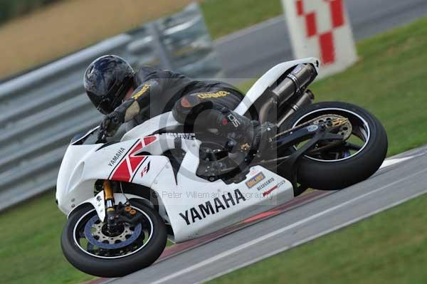 Motorcycle action photographs;Trackday digital images;event digital images;eventdigitalimages;no limits trackday;peter wileman photography;snetterton;snetterton circuit norfolk;snetterton photographs;trackday;trackday photos