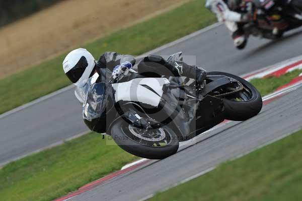 Motorcycle action photographs;Trackday digital images;event digital images;eventdigitalimages;no limits trackday;peter wileman photography;snetterton;snetterton circuit norfolk;snetterton photographs;trackday;trackday photos
