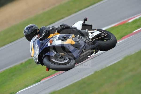 Motorcycle action photographs;Trackday digital images;event digital images;eventdigitalimages;no limits trackday;peter wileman photography;snetterton;snetterton circuit norfolk;snetterton photographs;trackday;trackday photos