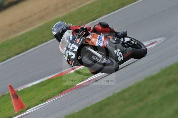 Motorcycle action photographs;Trackday digital images;event digital images;eventdigitalimages;no limits trackday;peter wileman photography;snetterton;snetterton circuit norfolk;snetterton photographs;trackday;trackday photos