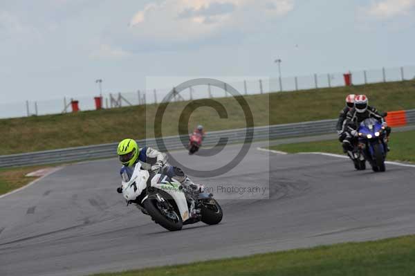 Motorcycle action photographs;Trackday digital images;event digital images;eventdigitalimages;no limits trackday;peter wileman photography;snetterton;snetterton circuit norfolk;snetterton photographs;trackday;trackday photos
