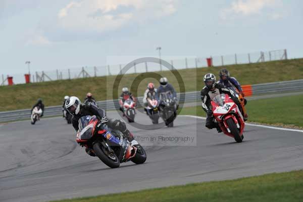 Motorcycle action photographs;Trackday digital images;event digital images;eventdigitalimages;no limits trackday;peter wileman photography;snetterton;snetterton circuit norfolk;snetterton photographs;trackday;trackday photos