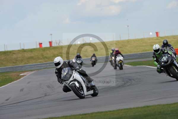Motorcycle action photographs;Trackday digital images;event digital images;eventdigitalimages;no limits trackday;peter wileman photography;snetterton;snetterton circuit norfolk;snetterton photographs;trackday;trackday photos