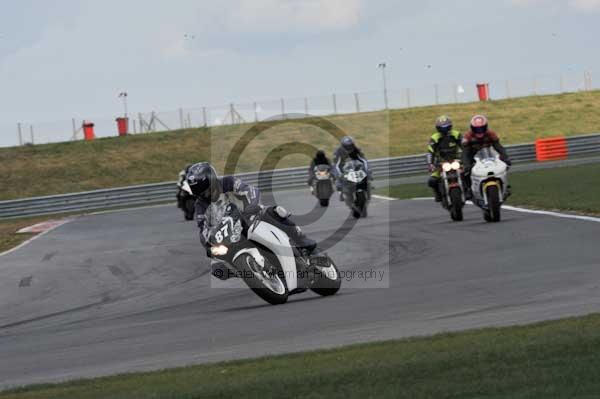 Motorcycle action photographs;Trackday digital images;event digital images;eventdigitalimages;no limits trackday;peter wileman photography;snetterton;snetterton circuit norfolk;snetterton photographs;trackday;trackday photos