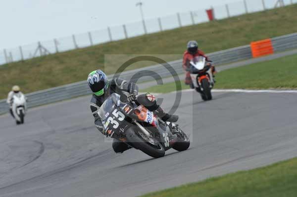 Motorcycle action photographs;Trackday digital images;event digital images;eventdigitalimages;no limits trackday;peter wileman photography;snetterton;snetterton circuit norfolk;snetterton photographs;trackday;trackday photos