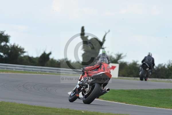 Motorcycle action photographs;Trackday digital images;event digital images;eventdigitalimages;no limits trackday;peter wileman photography;snetterton;snetterton circuit norfolk;snetterton photographs;trackday;trackday photos