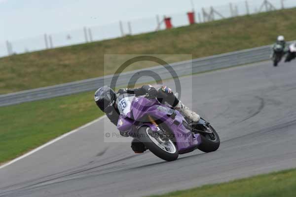 Motorcycle action photographs;Trackday digital images;event digital images;eventdigitalimages;no limits trackday;peter wileman photography;snetterton;snetterton circuit norfolk;snetterton photographs;trackday;trackday photos
