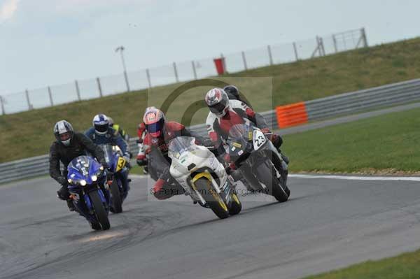 Motorcycle action photographs;Trackday digital images;event digital images;eventdigitalimages;no limits trackday;peter wileman photography;snetterton;snetterton circuit norfolk;snetterton photographs;trackday;trackday photos