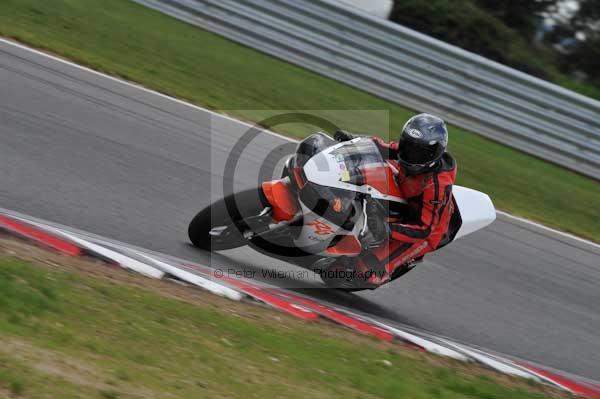 Motorcycle action photographs;Trackday digital images;event digital images;eventdigitalimages;no limits trackday;peter wileman photography;snetterton;snetterton circuit norfolk;snetterton photographs;trackday;trackday photos
