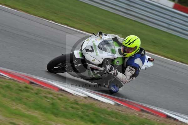 Motorcycle action photographs;Trackday digital images;event digital images;eventdigitalimages;no limits trackday;peter wileman photography;snetterton;snetterton circuit norfolk;snetterton photographs;trackday;trackday photos