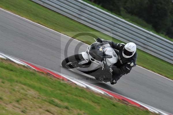 Motorcycle action photographs;Trackday digital images;event digital images;eventdigitalimages;no limits trackday;peter wileman photography;snetterton;snetterton circuit norfolk;snetterton photographs;trackday;trackday photos