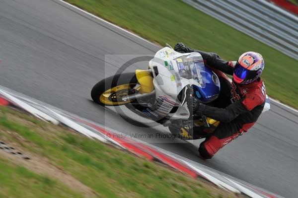 Motorcycle action photographs;Trackday digital images;event digital images;eventdigitalimages;no limits trackday;peter wileman photography;snetterton;snetterton circuit norfolk;snetterton photographs;trackday;trackday photos