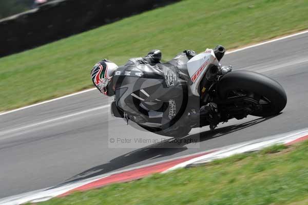 Motorcycle action photographs;Trackday digital images;event digital images;eventdigitalimages;no limits trackday;peter wileman photography;snetterton;snetterton circuit norfolk;snetterton photographs;trackday;trackday photos