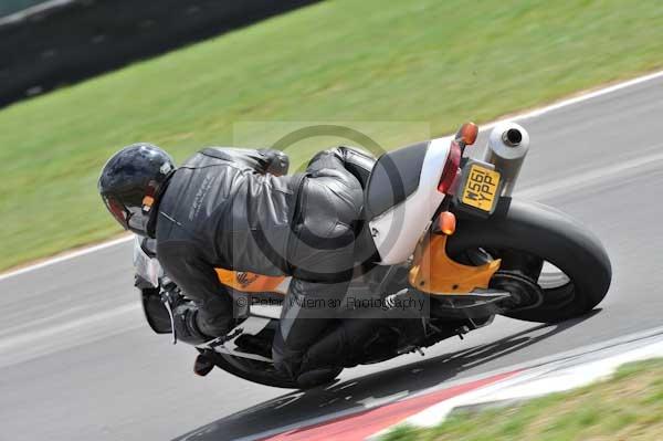 Motorcycle action photographs;Trackday digital images;event digital images;eventdigitalimages;no limits trackday;peter wileman photography;snetterton;snetterton circuit norfolk;snetterton photographs;trackday;trackday photos