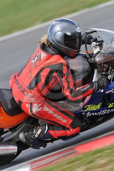 Motorcycle action photographs;Trackday digital images;event digital images;eventdigitalimages;no limits trackday;peter wileman photography;snetterton;snetterton circuit norfolk;snetterton photographs;trackday;trackday photos