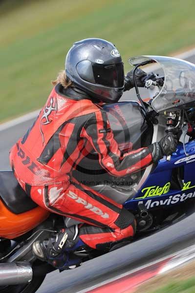 Motorcycle action photographs;Trackday digital images;event digital images;eventdigitalimages;no limits trackday;peter wileman photography;snetterton;snetterton circuit norfolk;snetterton photographs;trackday;trackday photos
