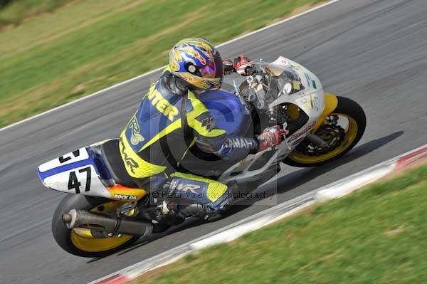 Motorcycle action photographs;Trackday digital images;event digital images;eventdigitalimages;no limits trackday;peter wileman photography;snetterton;snetterton circuit norfolk;snetterton photographs;trackday;trackday photos