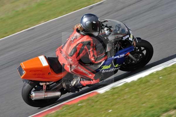 Motorcycle action photographs;Trackday digital images;event digital images;eventdigitalimages;no limits trackday;peter wileman photography;snetterton;snetterton circuit norfolk;snetterton photographs;trackday;trackday photos