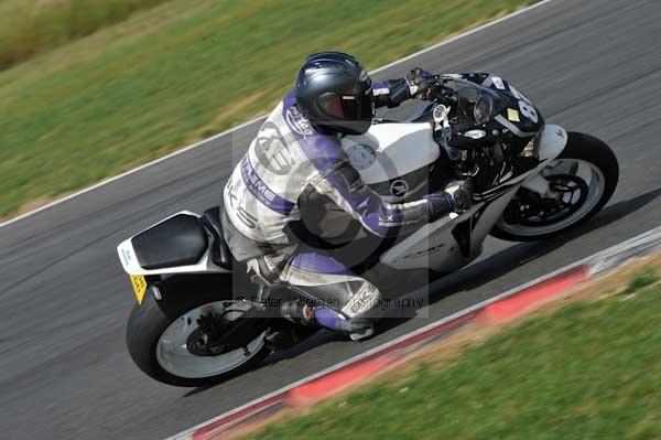 Motorcycle action photographs;Trackday digital images;event digital images;eventdigitalimages;no limits trackday;peter wileman photography;snetterton;snetterton circuit norfolk;snetterton photographs;trackday;trackday photos