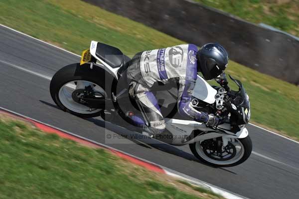 Motorcycle action photographs;Trackday digital images;event digital images;eventdigitalimages;no limits trackday;peter wileman photography;snetterton;snetterton circuit norfolk;snetterton photographs;trackday;trackday photos