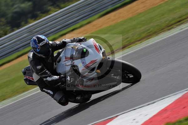 Motorcycle action photographs;Trackday digital images;event digital images;eventdigitalimages;no limits trackday;peter wileman photography;snetterton;snetterton circuit norfolk;snetterton photographs;trackday;trackday photos