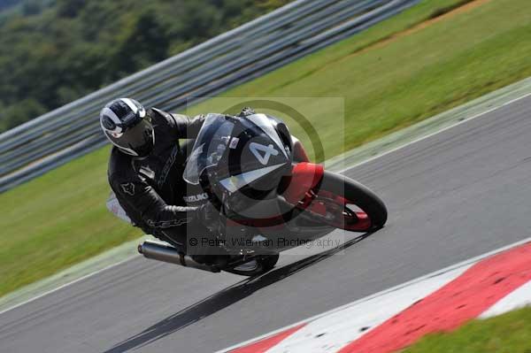 Motorcycle action photographs;Trackday digital images;event digital images;eventdigitalimages;no limits trackday;peter wileman photography;snetterton;snetterton circuit norfolk;snetterton photographs;trackday;trackday photos