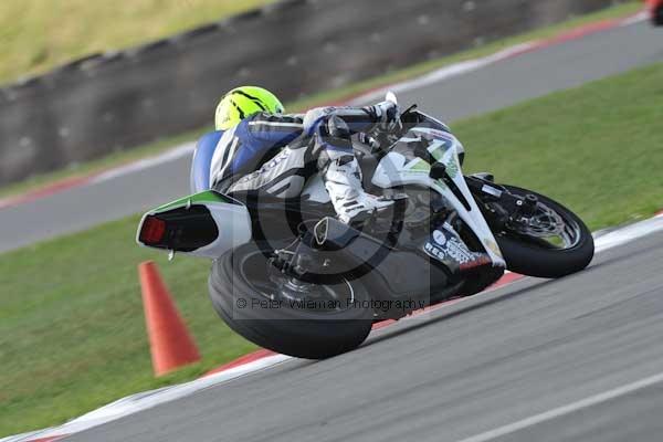 Motorcycle action photographs;Trackday digital images;event digital images;eventdigitalimages;no limits trackday;peter wileman photography;snetterton;snetterton circuit norfolk;snetterton photographs;trackday;trackday photos