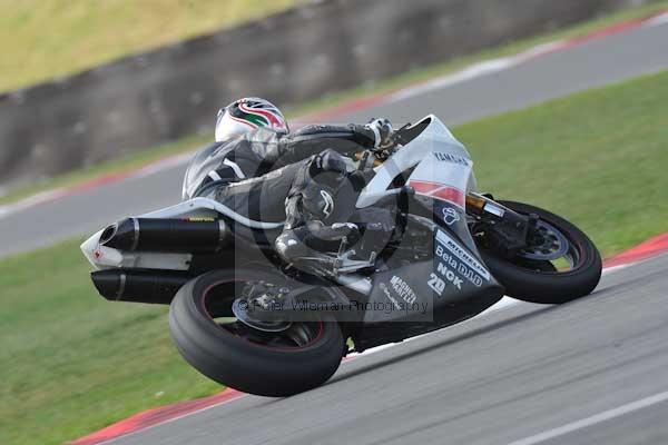 Motorcycle action photographs;Trackday digital images;event digital images;eventdigitalimages;no limits trackday;peter wileman photography;snetterton;snetterton circuit norfolk;snetterton photographs;trackday;trackday photos