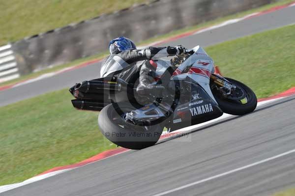 Motorcycle action photographs;Trackday digital images;event digital images;eventdigitalimages;no limits trackday;peter wileman photography;snetterton;snetterton circuit norfolk;snetterton photographs;trackday;trackday photos