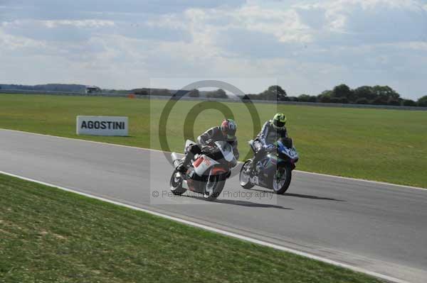 Motorcycle action photographs;Trackday digital images;event digital images;eventdigitalimages;no limits trackday;peter wileman photography;snetterton;snetterton circuit norfolk;snetterton photographs;trackday;trackday photos