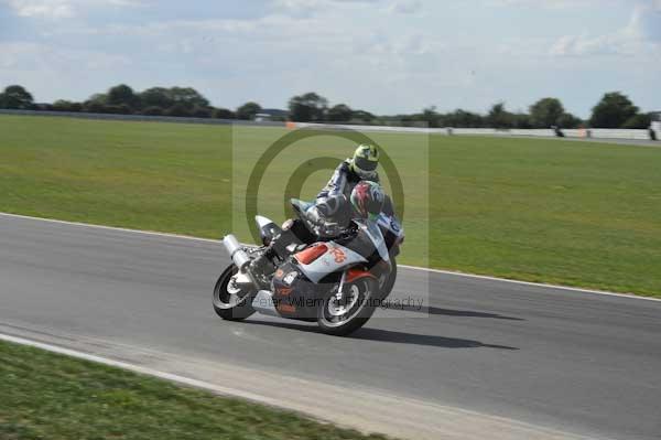 Motorcycle action photographs;Trackday digital images;event digital images;eventdigitalimages;no limits trackday;peter wileman photography;snetterton;snetterton circuit norfolk;snetterton photographs;trackday;trackday photos