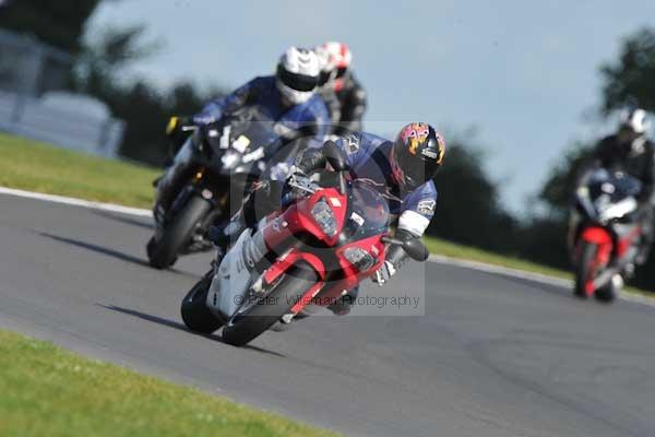 Motorcycle action photographs;Trackday digital images;event digital images;eventdigitalimages;no limits trackday;peter wileman photography;snetterton;snetterton circuit norfolk;snetterton photographs;trackday;trackday photos