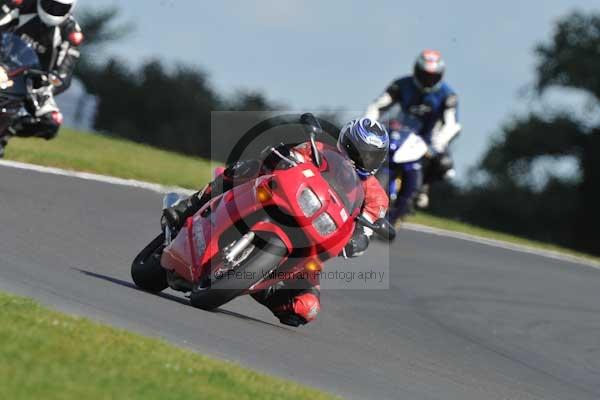 Motorcycle action photographs;Trackday digital images;event digital images;eventdigitalimages;no limits trackday;peter wileman photography;snetterton;snetterton circuit norfolk;snetterton photographs;trackday;trackday photos