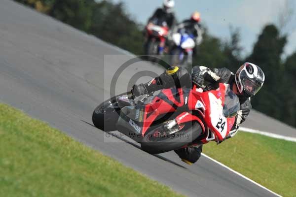 Motorcycle action photographs;Trackday digital images;event digital images;eventdigitalimages;no limits trackday;peter wileman photography;snetterton;snetterton circuit norfolk;snetterton photographs;trackday;trackday photos