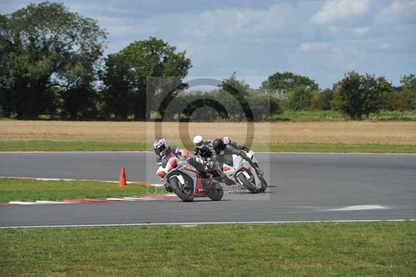 Motorcycle action photographs;Trackday digital images;event digital images;eventdigitalimages;no limits trackday;peter wileman photography;snetterton;snetterton circuit norfolk;snetterton photographs;trackday;trackday photos