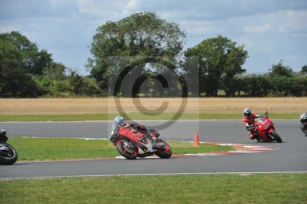 Motorcycle action photographs;Trackday digital images;event digital images;eventdigitalimages;no limits trackday;peter wileman photography;snetterton;snetterton circuit norfolk;snetterton photographs;trackday;trackday photos