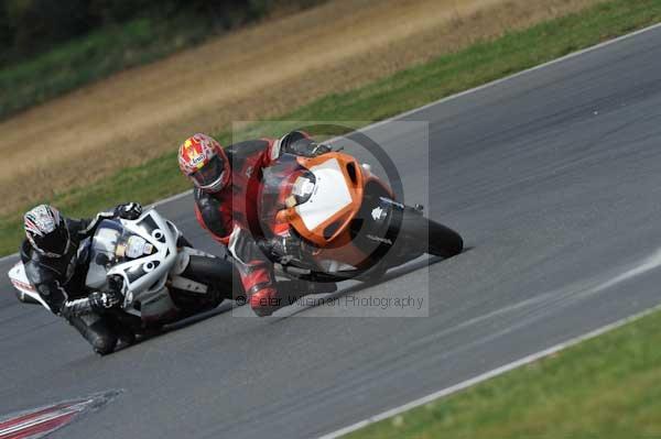 Motorcycle action photographs;Trackday digital images;event digital images;eventdigitalimages;no limits trackday;peter wileman photography;snetterton;snetterton circuit norfolk;snetterton photographs;trackday;trackday photos