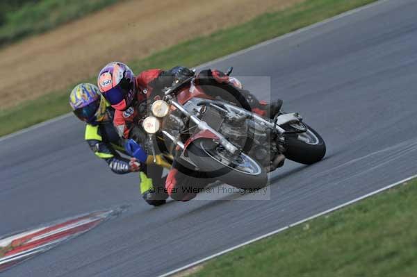 Motorcycle action photographs;Trackday digital images;event digital images;eventdigitalimages;no limits trackday;peter wileman photography;snetterton;snetterton circuit norfolk;snetterton photographs;trackday;trackday photos