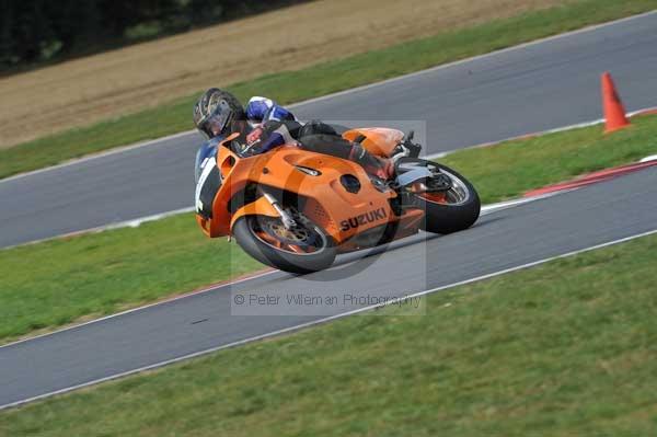 Motorcycle action photographs;Trackday digital images;event digital images;eventdigitalimages;no limits trackday;peter wileman photography;snetterton;snetterton circuit norfolk;snetterton photographs;trackday;trackday photos