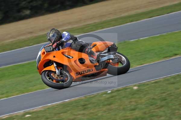 Motorcycle action photographs;Trackday digital images;event digital images;eventdigitalimages;no limits trackday;peter wileman photography;snetterton;snetterton circuit norfolk;snetterton photographs;trackday;trackday photos