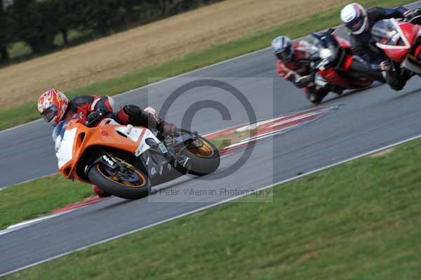 Motorcycle action photographs;Trackday digital images;event digital images;eventdigitalimages;no limits trackday;peter wileman photography;snetterton;snetterton circuit norfolk;snetterton photographs;trackday;trackday photos