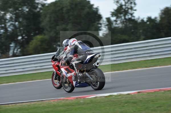 Motorcycle action photographs;Trackday digital images;event digital images;eventdigitalimages;no limits trackday;peter wileman photography;snetterton;snetterton circuit norfolk;snetterton photographs;trackday;trackday photos
