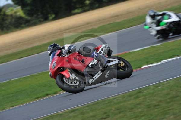 Motorcycle action photographs;Trackday digital images;event digital images;eventdigitalimages;no limits trackday;peter wileman photography;snetterton;snetterton circuit norfolk;snetterton photographs;trackday;trackday photos