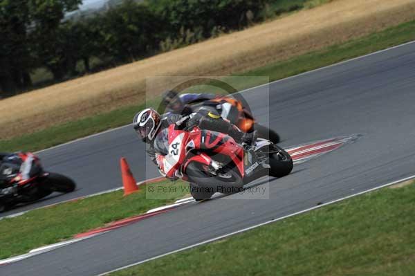 Motorcycle action photographs;Trackday digital images;event digital images;eventdigitalimages;no limits trackday;peter wileman photography;snetterton;snetterton circuit norfolk;snetterton photographs;trackday;trackday photos