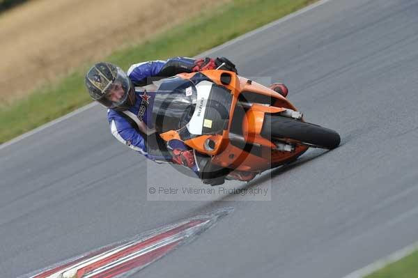 Motorcycle action photographs;Trackday digital images;event digital images;eventdigitalimages;no limits trackday;peter wileman photography;snetterton;snetterton circuit norfolk;snetterton photographs;trackday;trackday photos