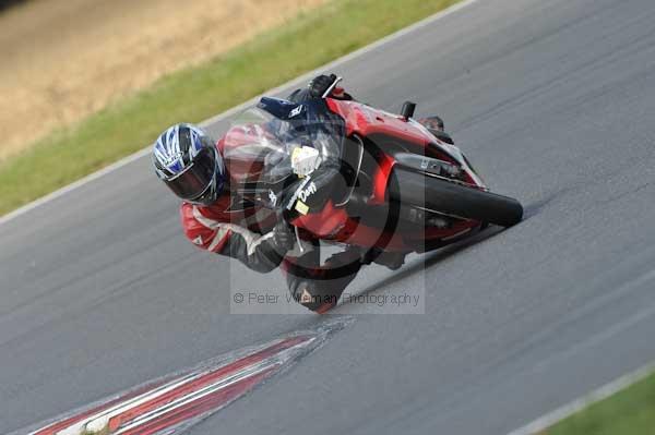 Motorcycle action photographs;Trackday digital images;event digital images;eventdigitalimages;no limits trackday;peter wileman photography;snetterton;snetterton circuit norfolk;snetterton photographs;trackday;trackday photos