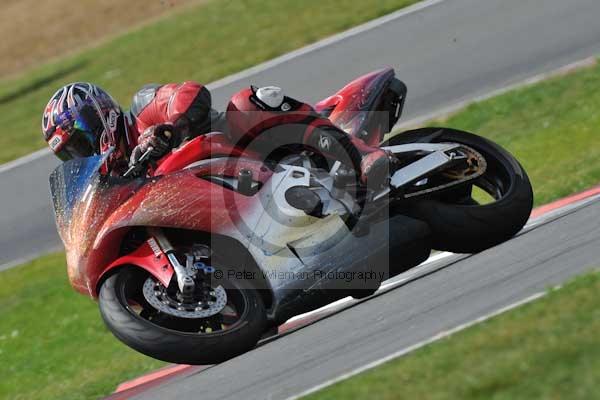 Motorcycle action photographs;Trackday digital images;event digital images;eventdigitalimages;no limits trackday;peter wileman photography;snetterton;snetterton circuit norfolk;snetterton photographs;trackday;trackday photos