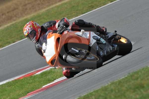 Motorcycle action photographs;Trackday digital images;event digital images;eventdigitalimages;no limits trackday;peter wileman photography;snetterton;snetterton circuit norfolk;snetterton photographs;trackday;trackday photos