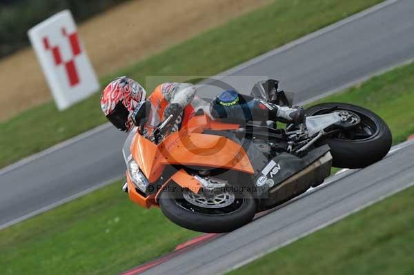 Motorcycle action photographs;Trackday digital images;event digital images;eventdigitalimages;no limits trackday;peter wileman photography;snetterton;snetterton circuit norfolk;snetterton photographs;trackday;trackday photos