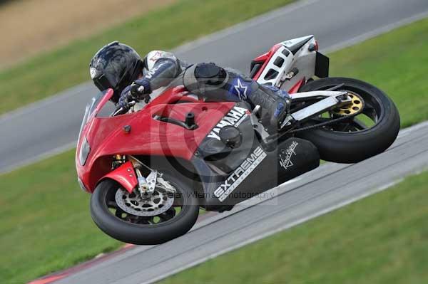 Motorcycle action photographs;Trackday digital images;event digital images;eventdigitalimages;no limits trackday;peter wileman photography;snetterton;snetterton circuit norfolk;snetterton photographs;trackday;trackday photos
